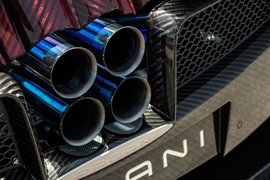 Детали экстерьера Pagani Huayra Red Carbon 2014 года  (фото 20 из 26)